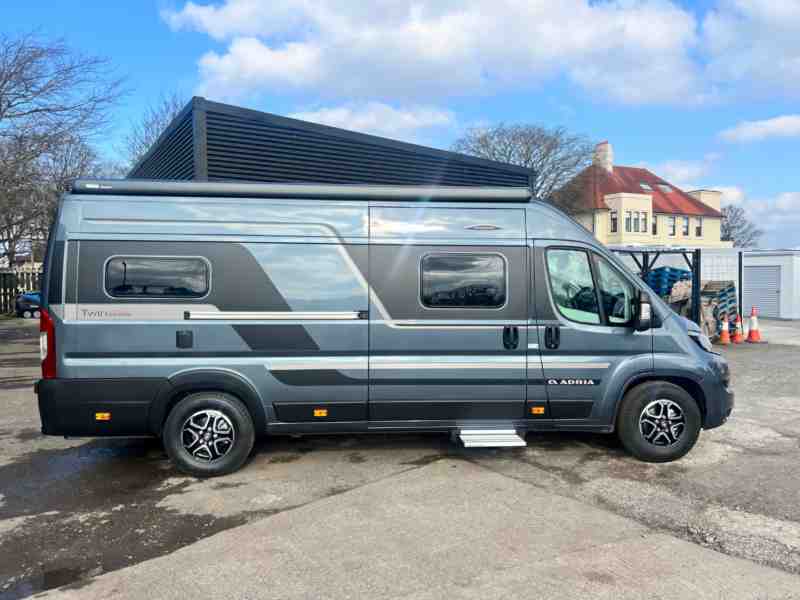 Adria Twin Supreme 640 SGXSILVER Motorhome